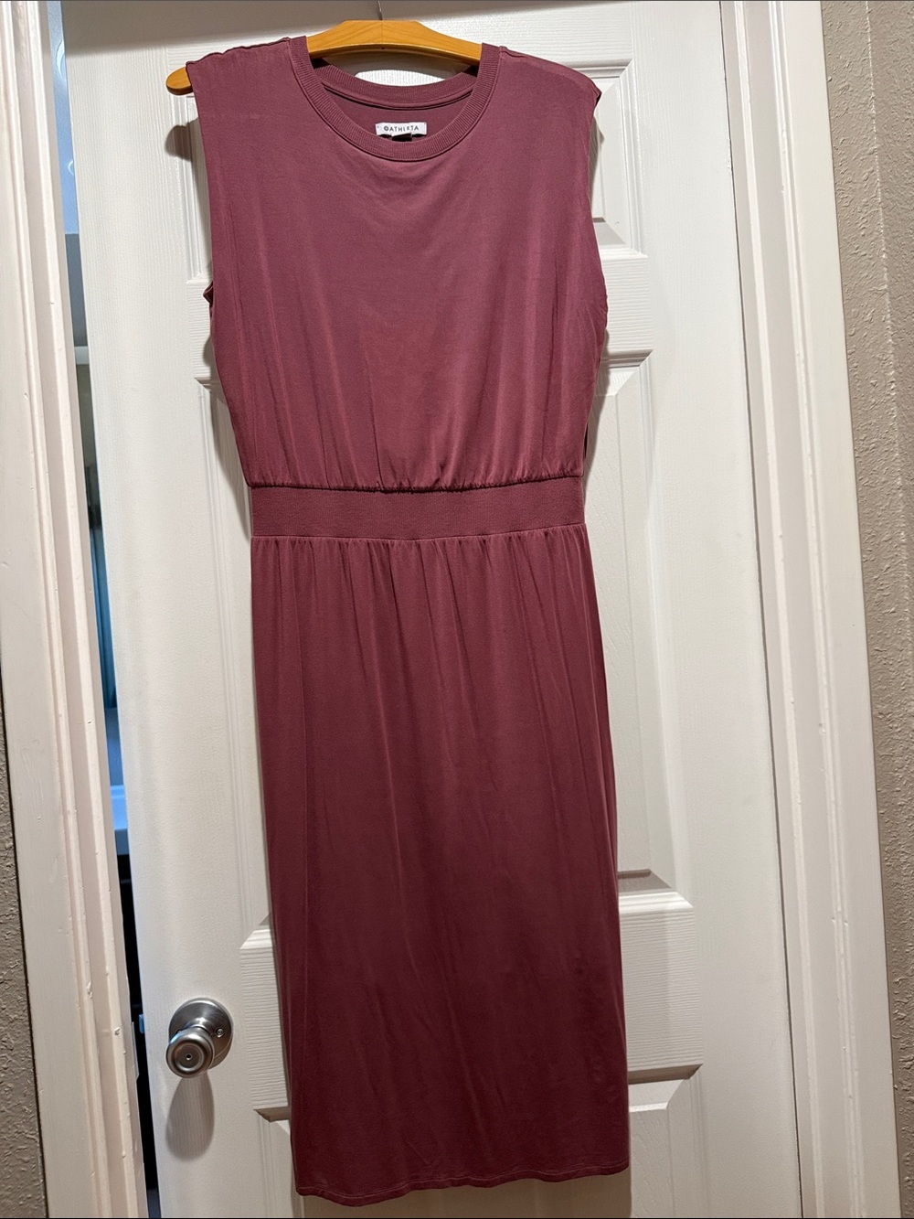 Athleta -Casual Sleeveless Midi Dress in Mauve